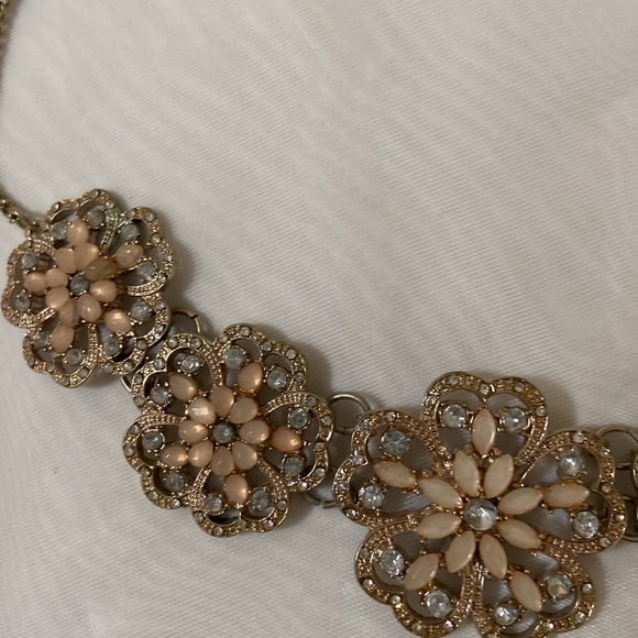 Flower Rhinestone Necklace - Picture 3 of 7